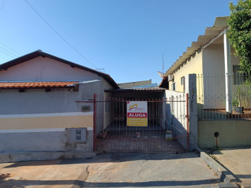 Rua Dezio Degrandi, 132 fundos