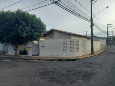 Rua Manoel Vieira dos Santos, 140
