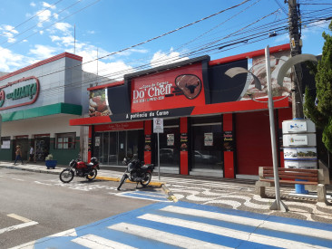 Avenida Brasil, 842 frente e fundos