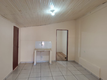 Rua Dezio Degrandi, 132 fundos